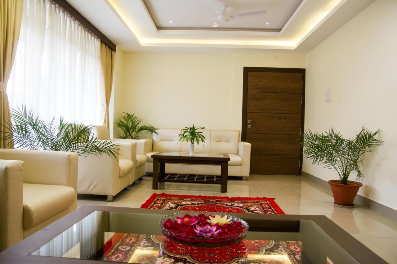 Hotel Park Riviera Guwahati Exteriör bild